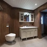 Spacious Mountain For 16 Guests * Stryn