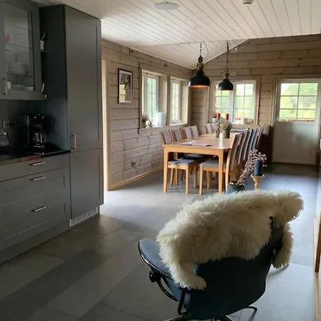 Villa Spacious Mountain Lodge Stryn *