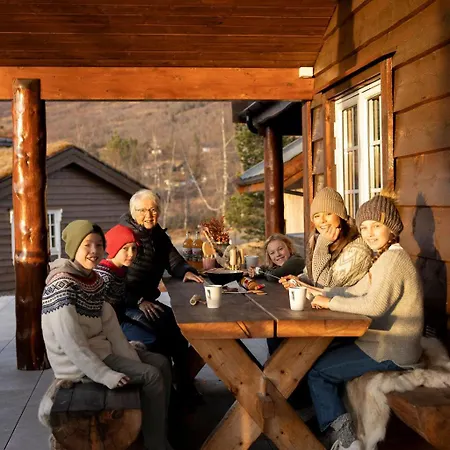 Spacious Mountain Lodge Stryn 史特林