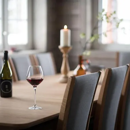 Spacious Mountain Lodge Stryn 别墅