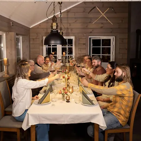 Spacious Mountain Lodge Stryn * Stryn