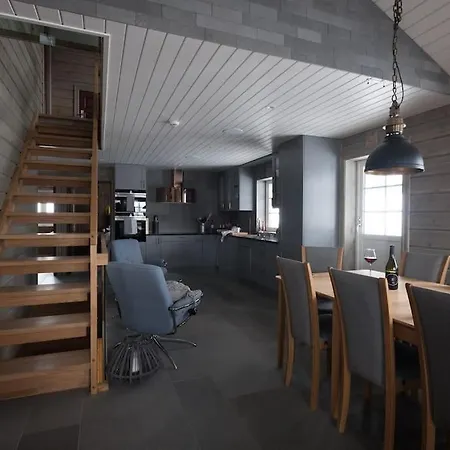 Spacious Mountain Lodge Stryn Villa *