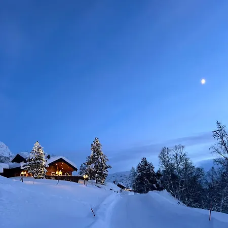 Spacious Mountain Lodge Stryn * Stryn