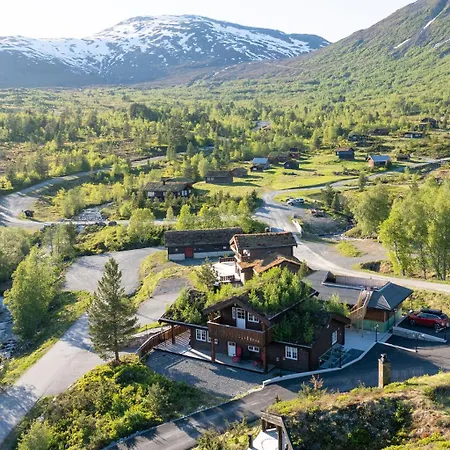 Large Mountain - Sleeps 16 Guests